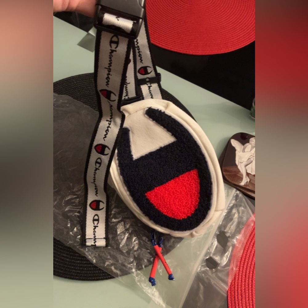 Champion belt bag